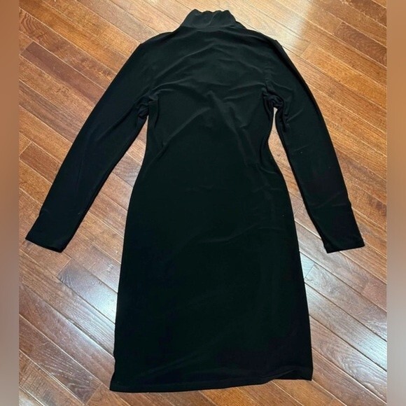 Long sleeve ruched black dress size medium - Picture 3 of 4